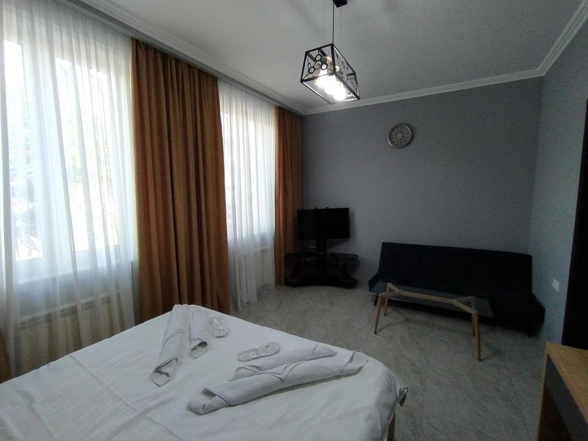 Nice Apartments Тбилиси Екстериор снимка